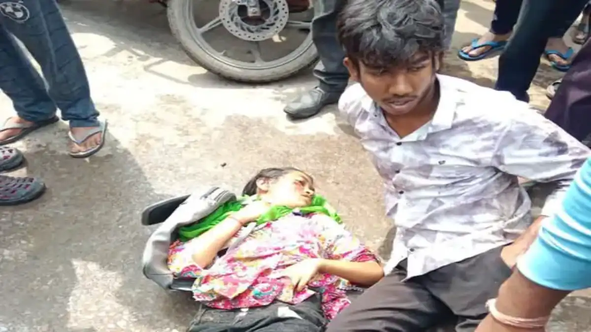 korba college student road accident